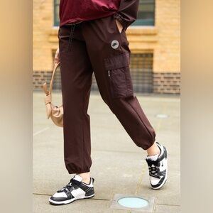 Nike Sportswear Women’s Woven Sports Utility Cargo Pants